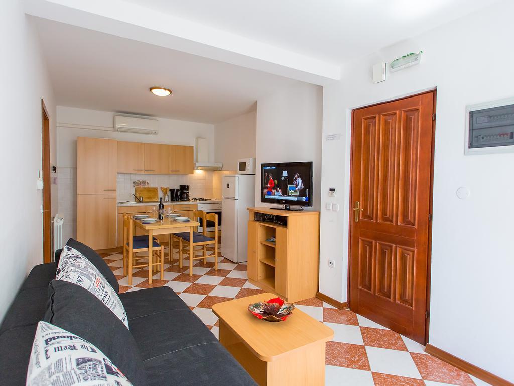 Apartments Ava Пореч Екстер'єр фото