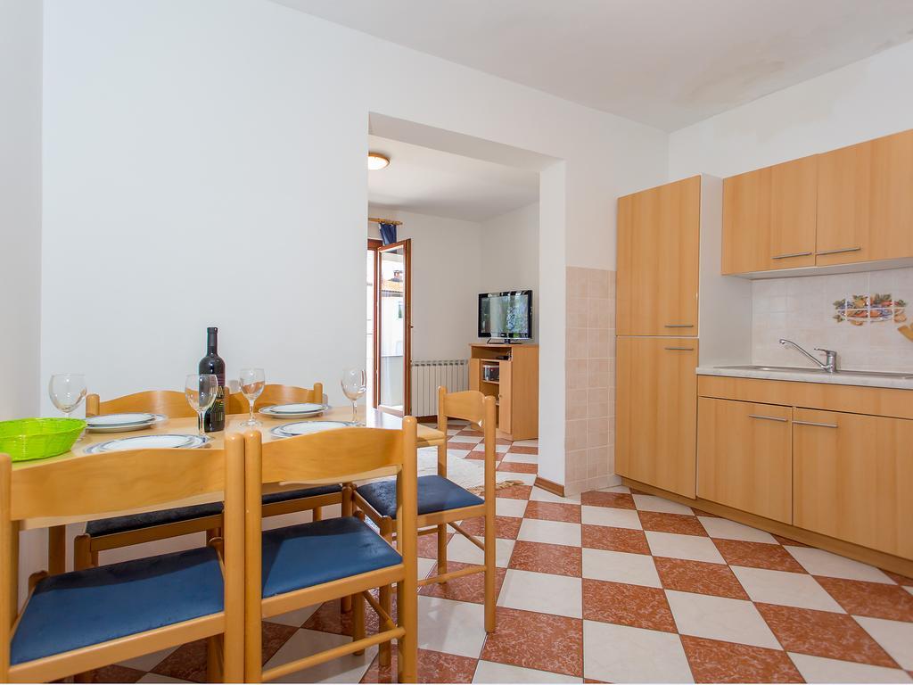 Apartments Ava Пореч Екстер'єр фото