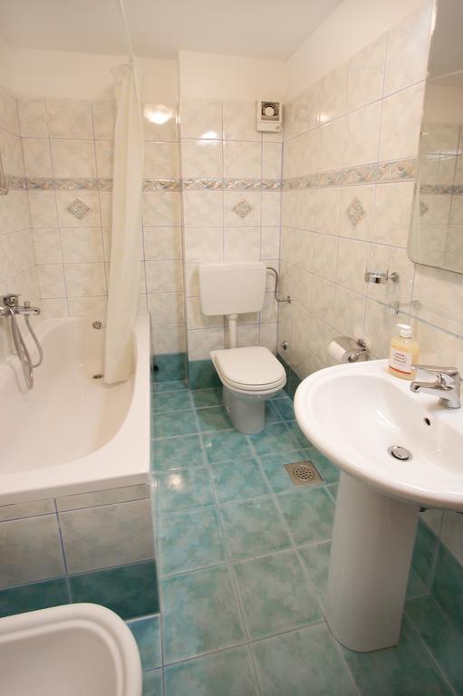 Apartments Ava Пореч Екстер'єр фото